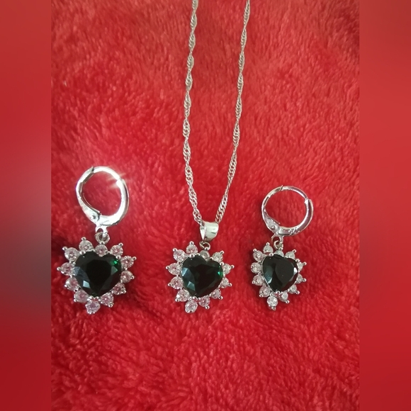 New 925 Silver Necklace and Earrings set with Emerald  Gemstone and Rhinestone - Picture 4 of 7